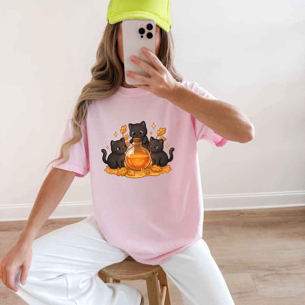 Black Cats Shirt Halloween Magic Gift Women Cute Tee Cat T-Shirt Horror Fan Kawaii Tshirt Spell Graphic Comic Potion Bottle Tshirt